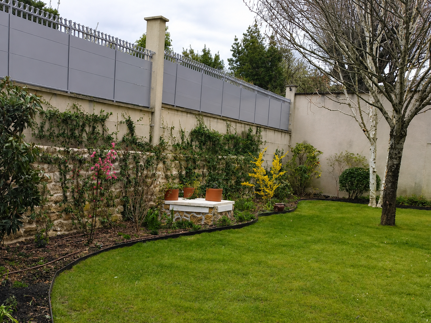 Gestion d’un toit-terrasse et des façades végétalisées d’un centre commercial (75)
