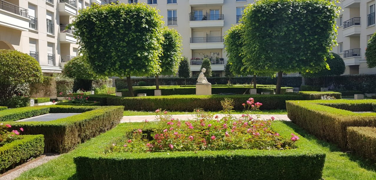 Entretien des jardins d’une grande copropriété à Chevilly-Larue (94) (2)