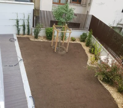Aménagement d’un jardin difficile d’accès en arrière-cour, pour un programme immobilier neuf (75) (1)